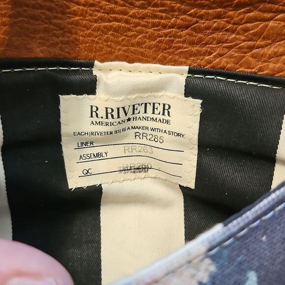 R. Riveter Brown and Blue Floral Patton Crossbody - Picture 6 of 7